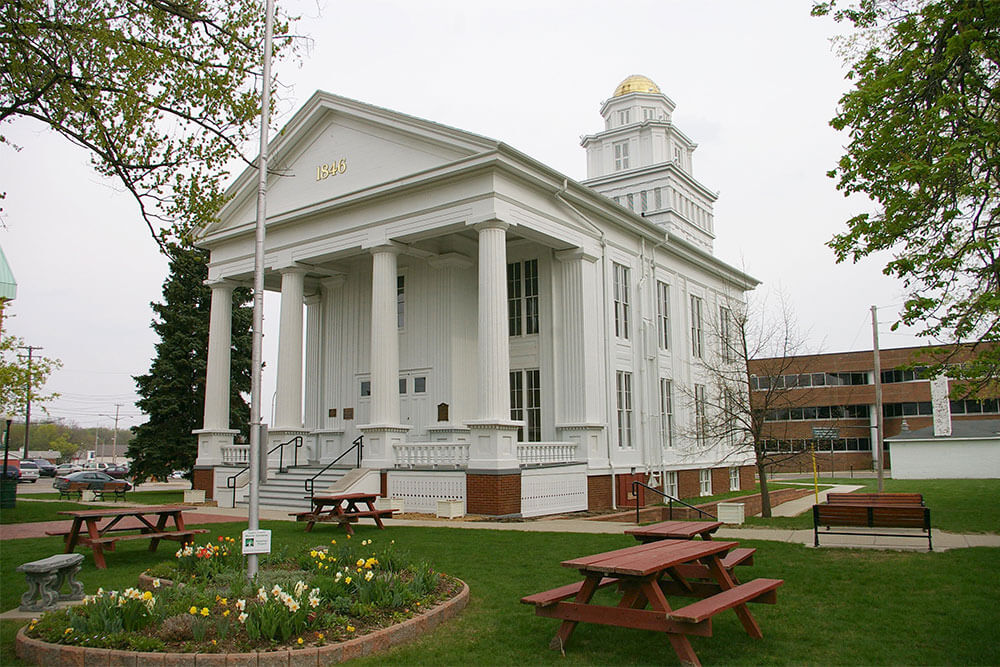 Five Great Schools for Aspiring CNAs in Lapeer, MI