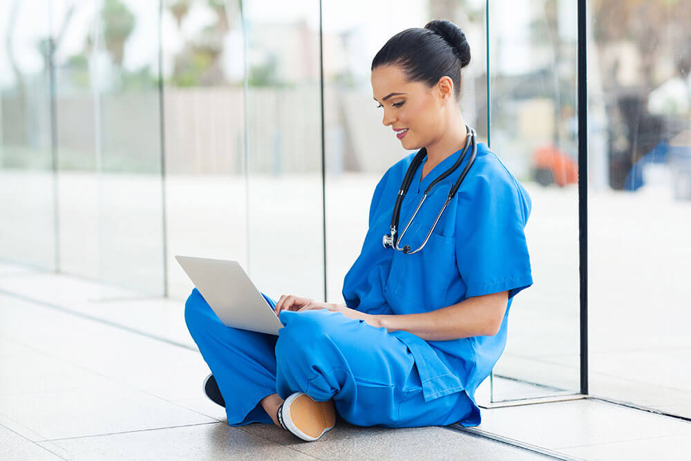 Best Online CNA Programs: Top 16 Choices in 2025